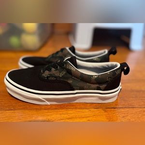 Kids size 3 Eras Elastic Lace Vans NEW
